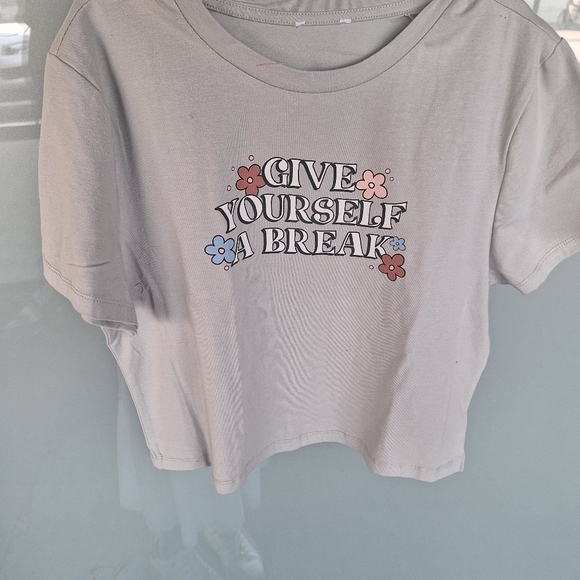 Crop tops - Picture 12 of 16